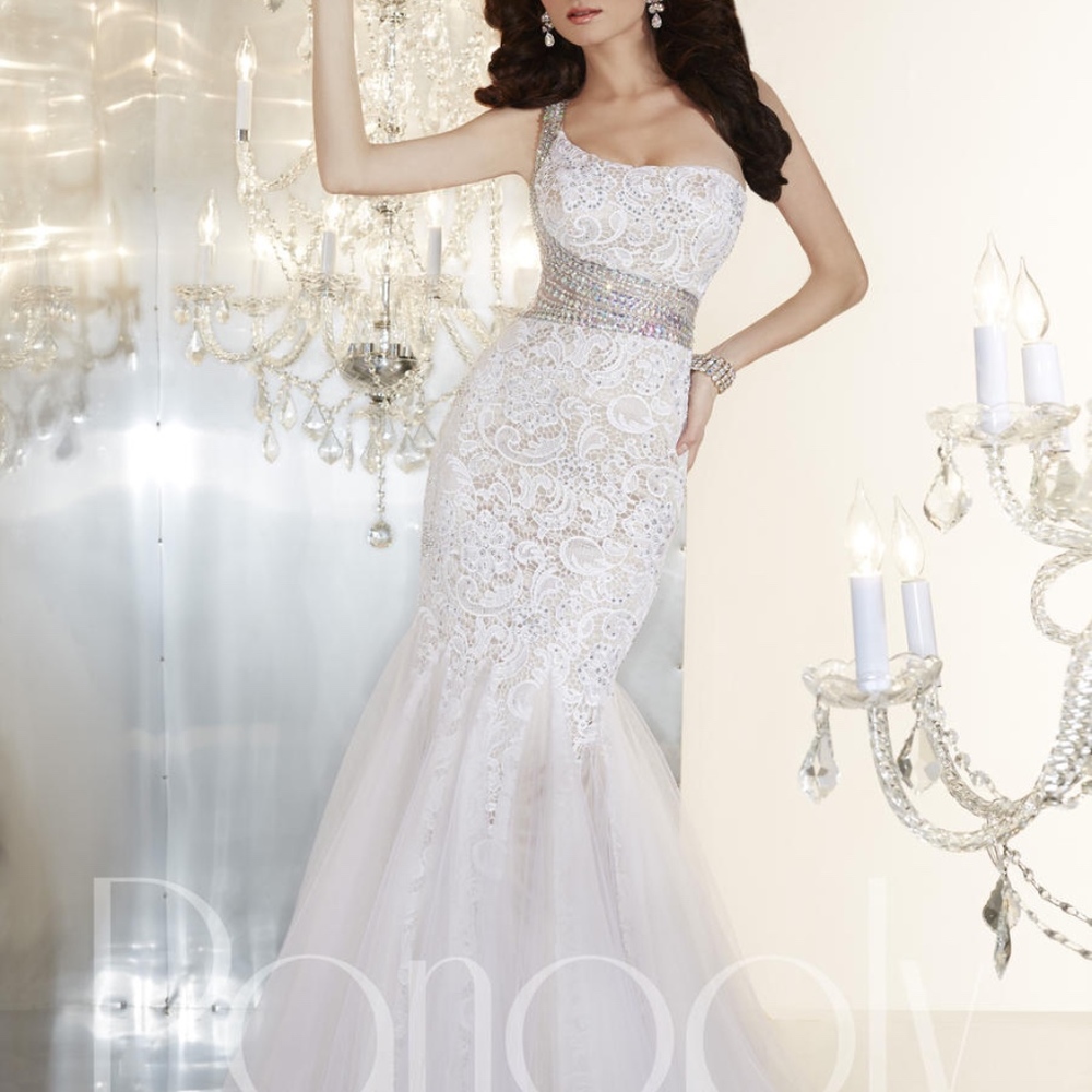 PANOPOLY DESIGNER  FORMAL GOWN